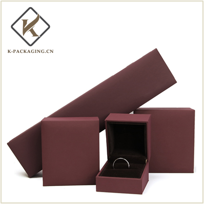 Oblique opening plastic jewelry box 