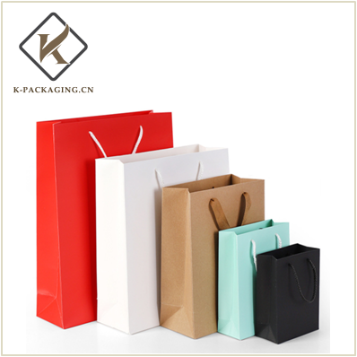 Customized Kraft paper gift bag 