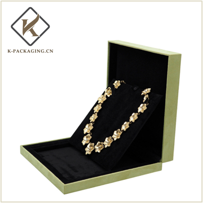 Van Cleef velvet jewelry box bracelet box