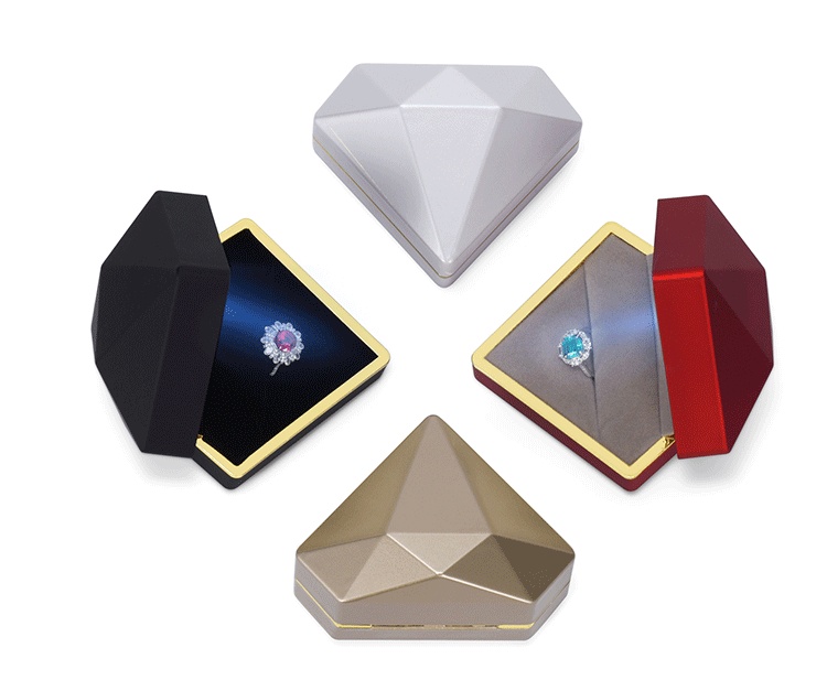 Triangular LED - lighted Jewelry Boxes for Rings and Pendants